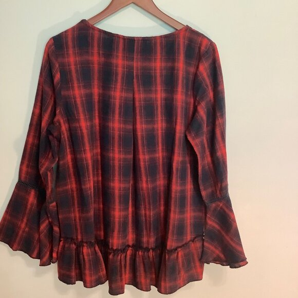 🍁 Susan Betro Plaid Bell Sleeve Blouse – Women’s 1X – Red/Blue Fall Vibes - Picture 8 of 12